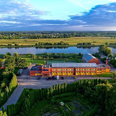 Riverside Motel Γιέλγκαβα Εξωτερικό φωτογραφία